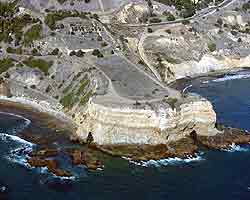 Aerial view along a section of Palos Verdes peninsula.